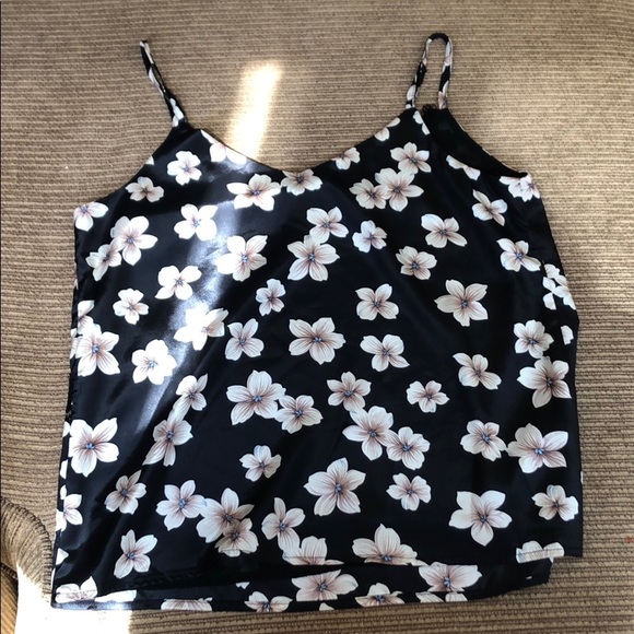 Heart loom flower cami - Picture 2 of 4